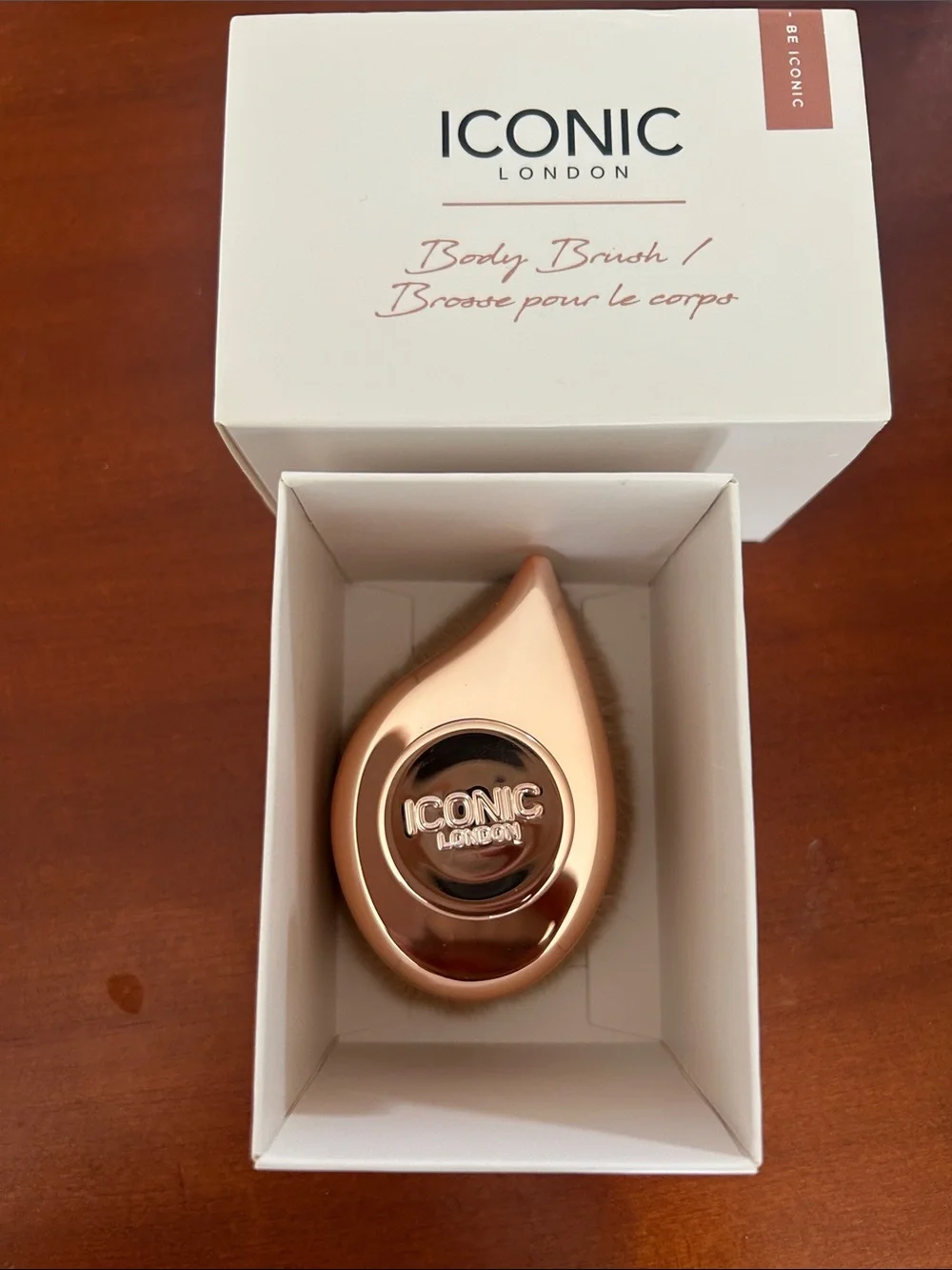 ICONIC London FACE & BODY BRUSH - Rose Gold Details